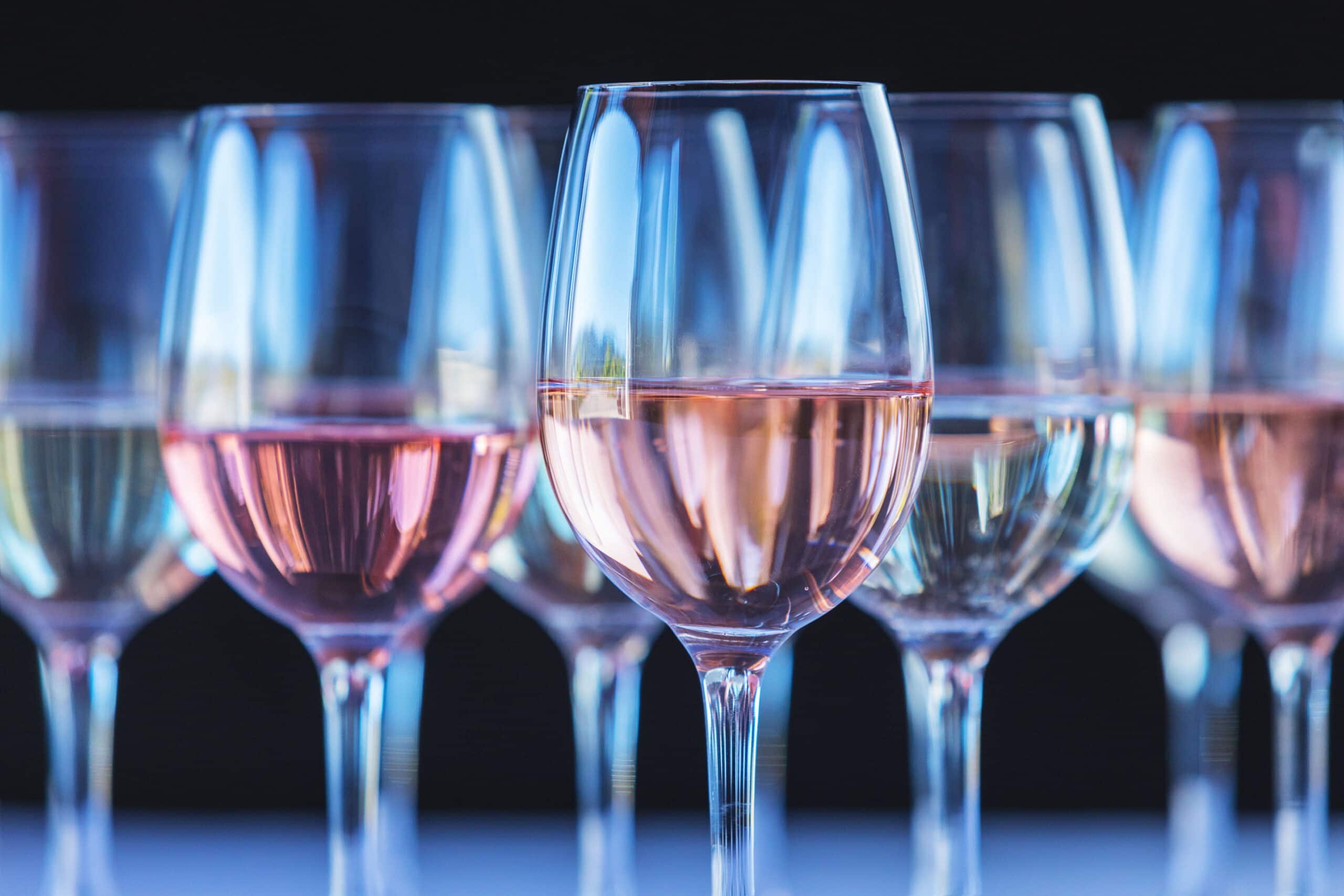 Pinking in white wine: When colours go awry